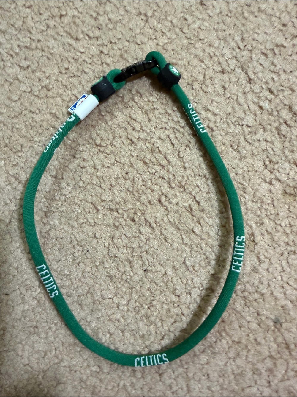 Boston Celtics NBA Green Breakaway Necklace Lanyard Shamrock Logo 18” Vintage